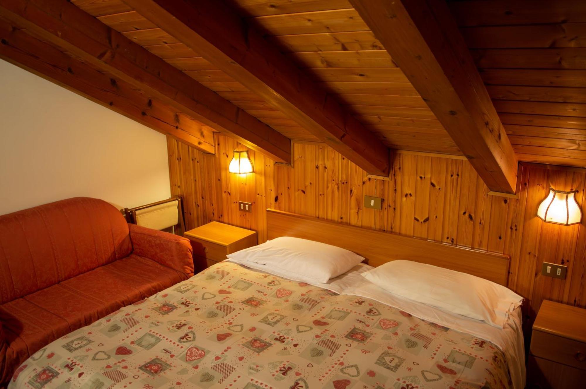Serena Hotel 2*
