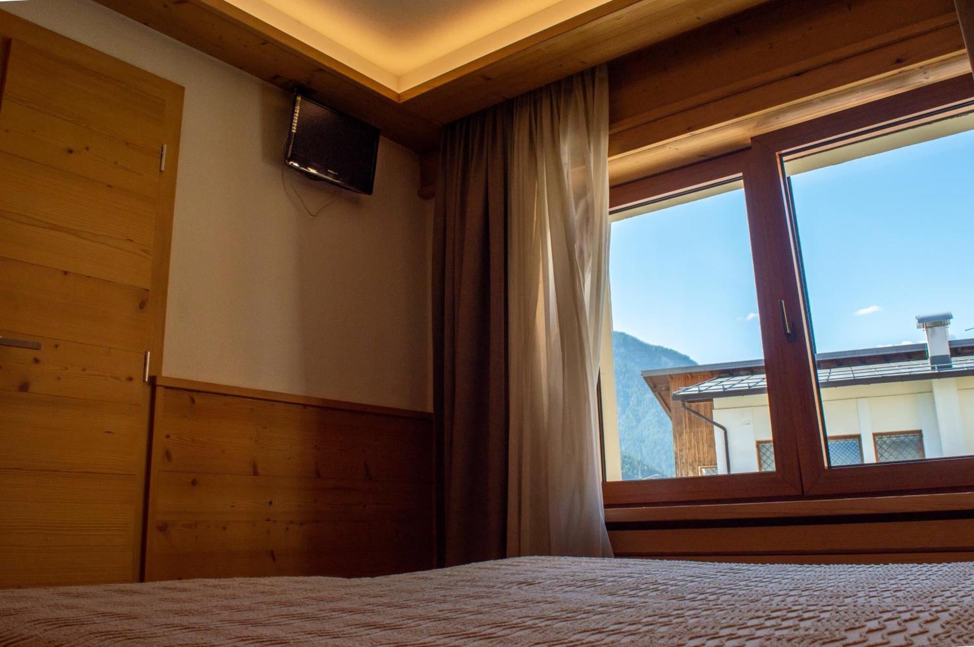 Serena Hotel 2*