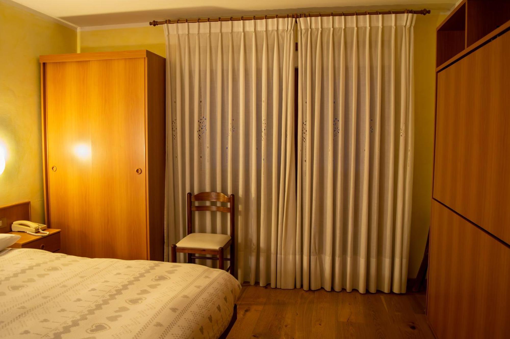 Hotel Serena 2*